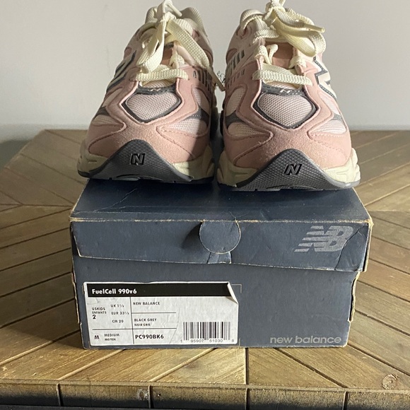New Balance FuelCell 990v6 in Pink and Cream